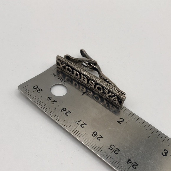 VINTAGE YCDBSOYA Tie Bar Clip Silver Tone with Rustic Background - Picture 5 of 7